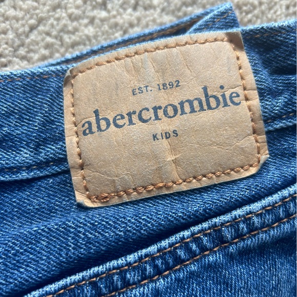 Ambercrombie kids Jean size 16 30” waist - Picture 2 of 3